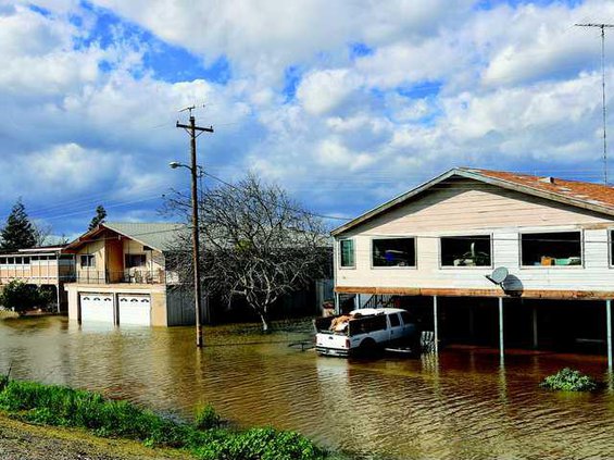 LEVEE SJ RIVER FLOODING2 2-17-17 copy