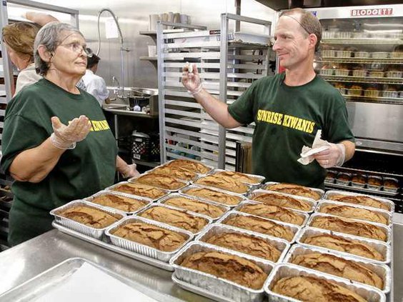 KIWANIS PUMPKIN BREAD4 9-19-16