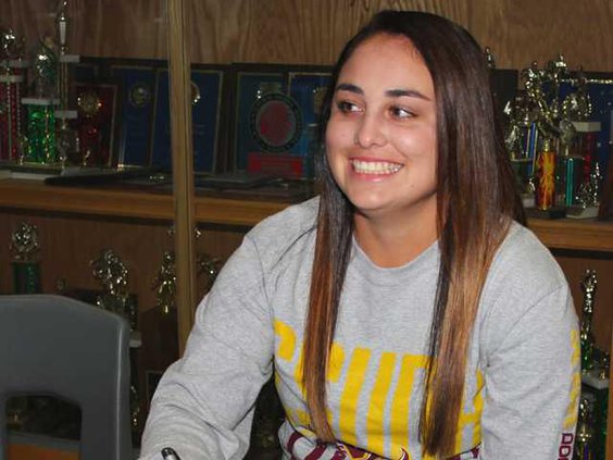 SB--Sierra-Messersmith signs pic 2